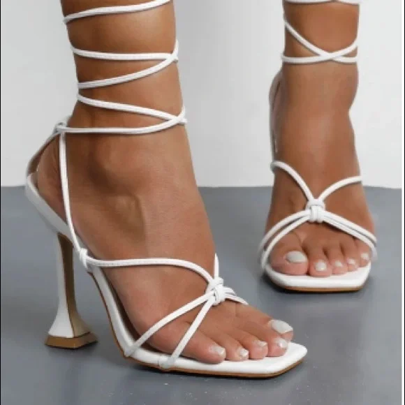 Never Worn White Heels - Picture 1 of 9